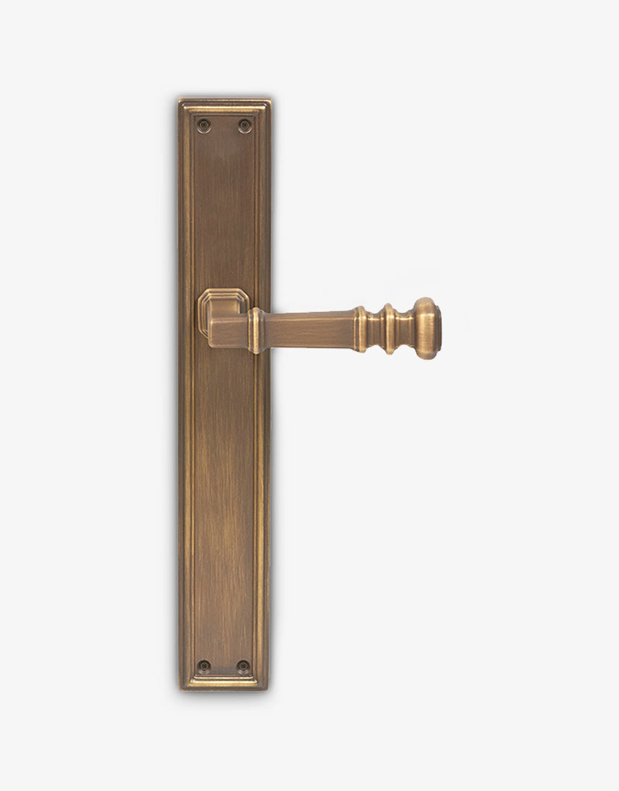 Otto lever handle set on a rectangular backplate